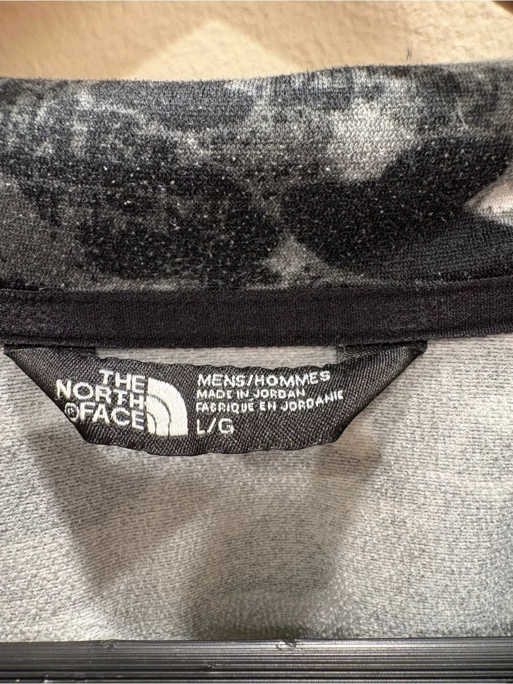 The North Face Men’s Large Camo Quarter Zip Fleece Pullover Black Gray